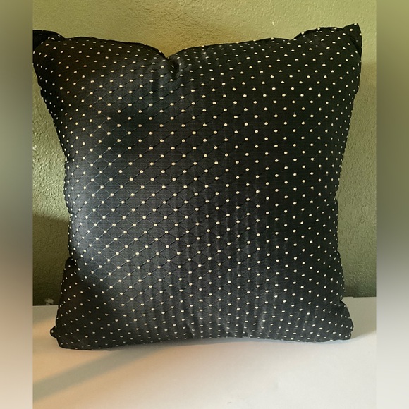 B.Step throw pillows, sofa or bed decorative pillows, brand new! - Picture 2 of 5
